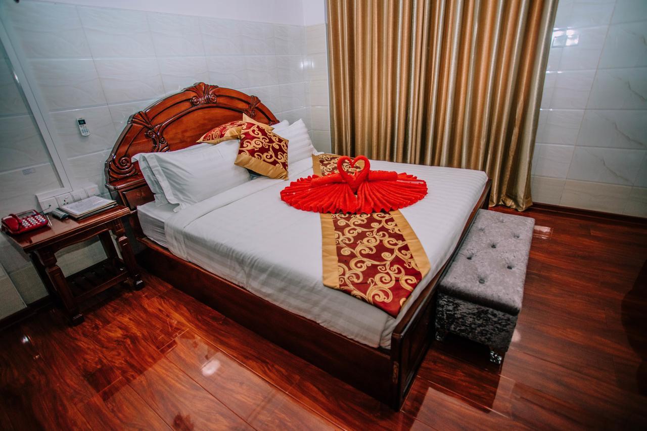 Amber Palace Hotel Myitkyina Bagian luar foto