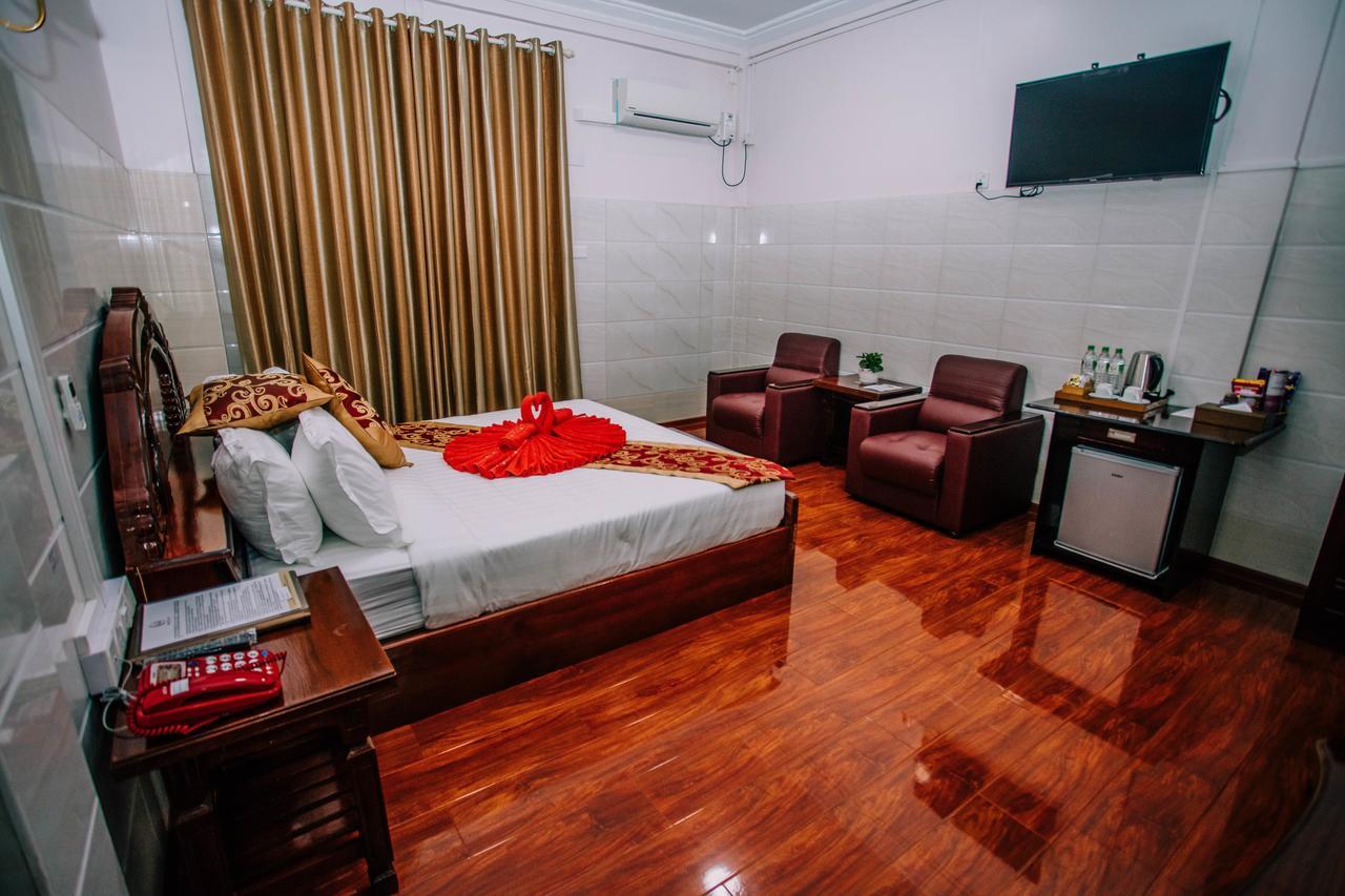 Amber Palace Hotel Myitkyina Bagian luar foto