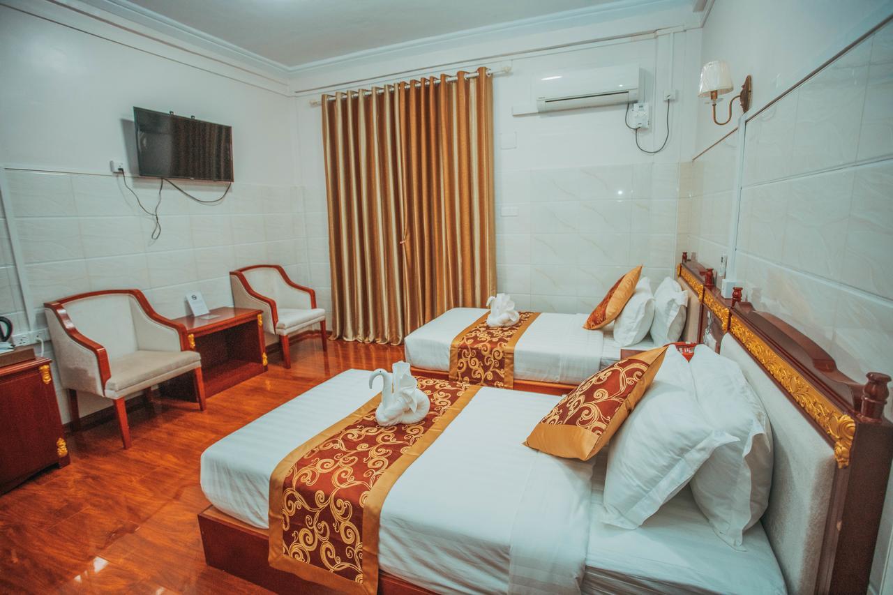 Amber Palace Hotel Myitkyina Bagian luar foto