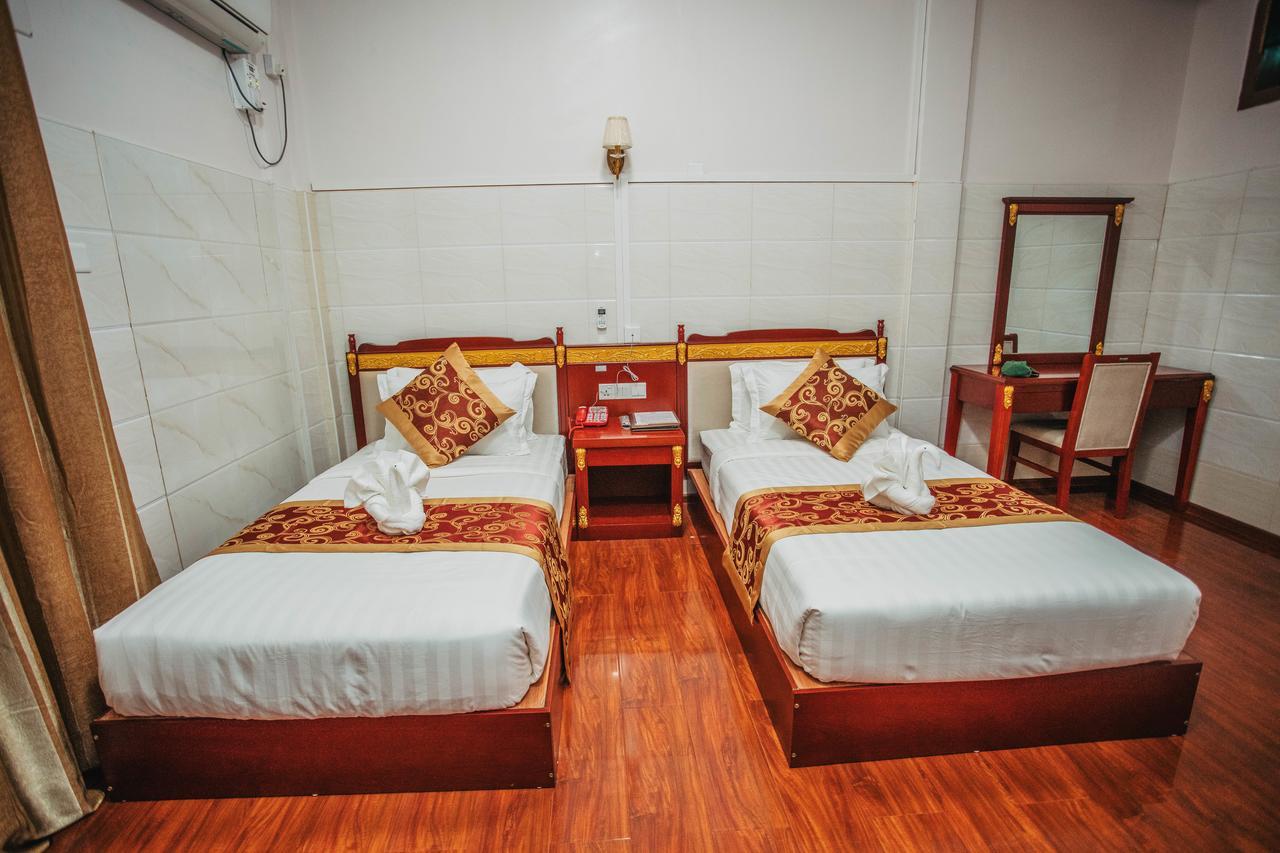 Amber Palace Hotel Myitkyina Bagian luar foto