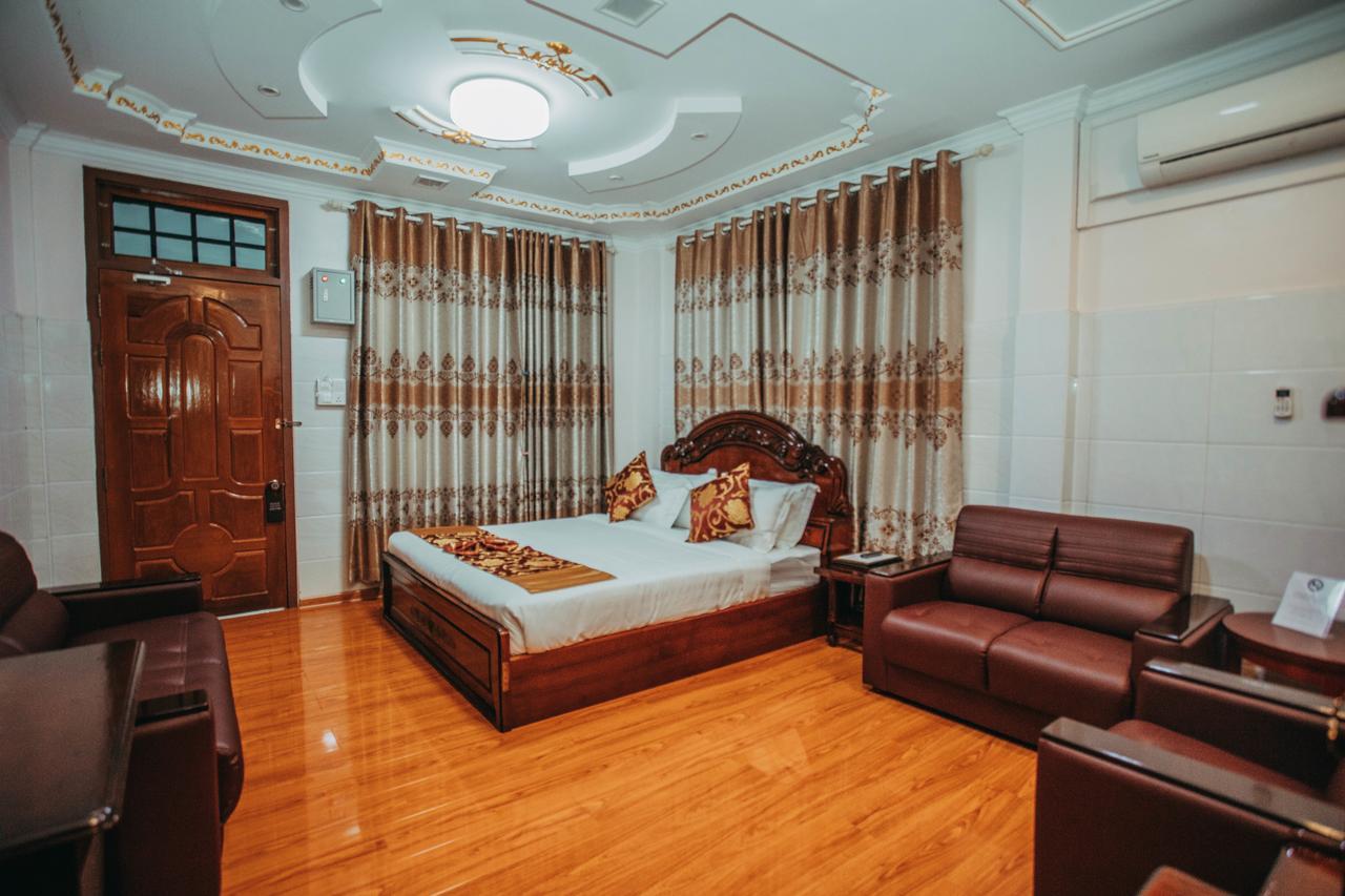 Amber Palace Hotel Myitkyina Bagian luar foto