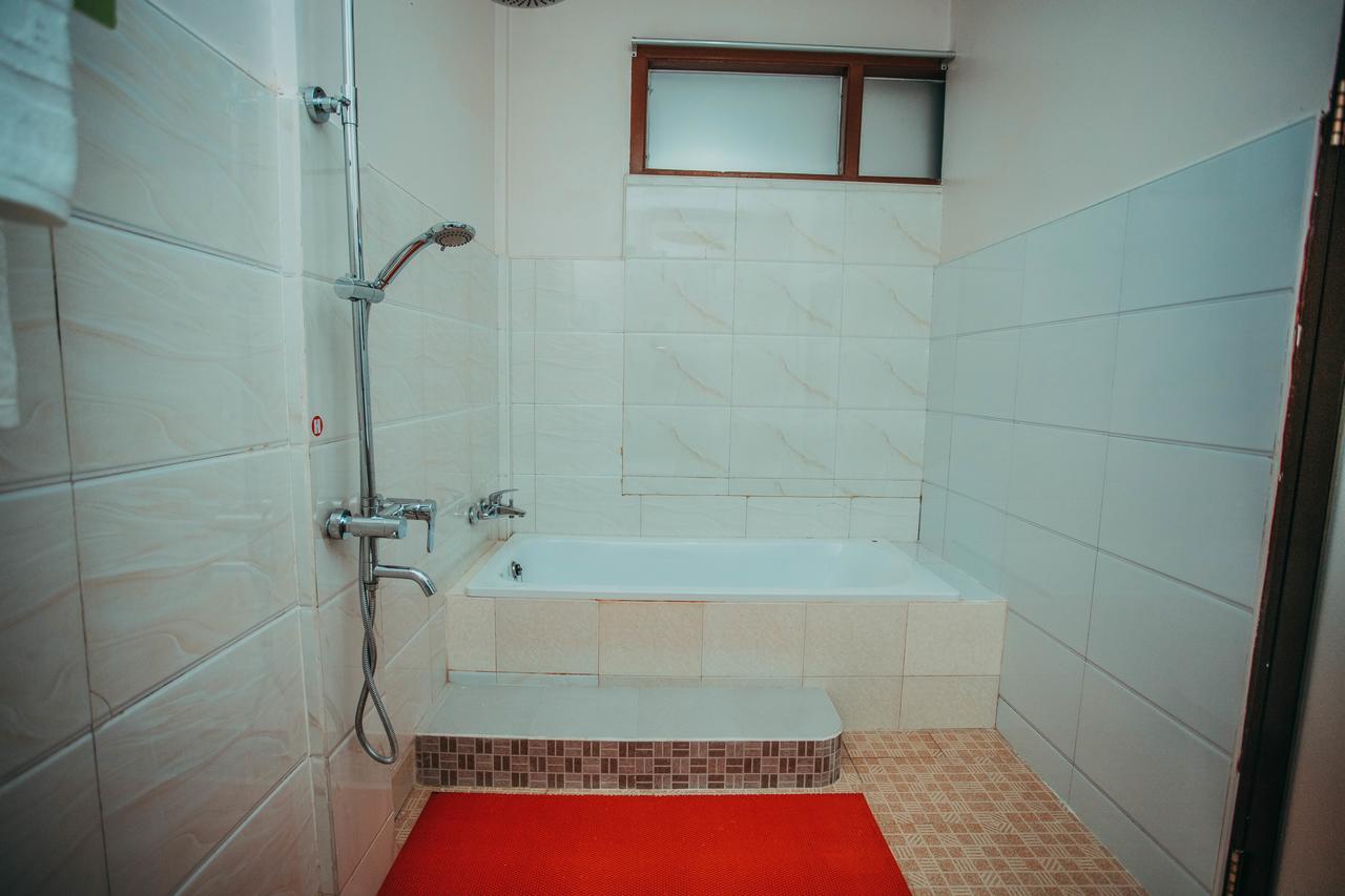 Amber Palace Hotel Myitkyina Bagian luar foto