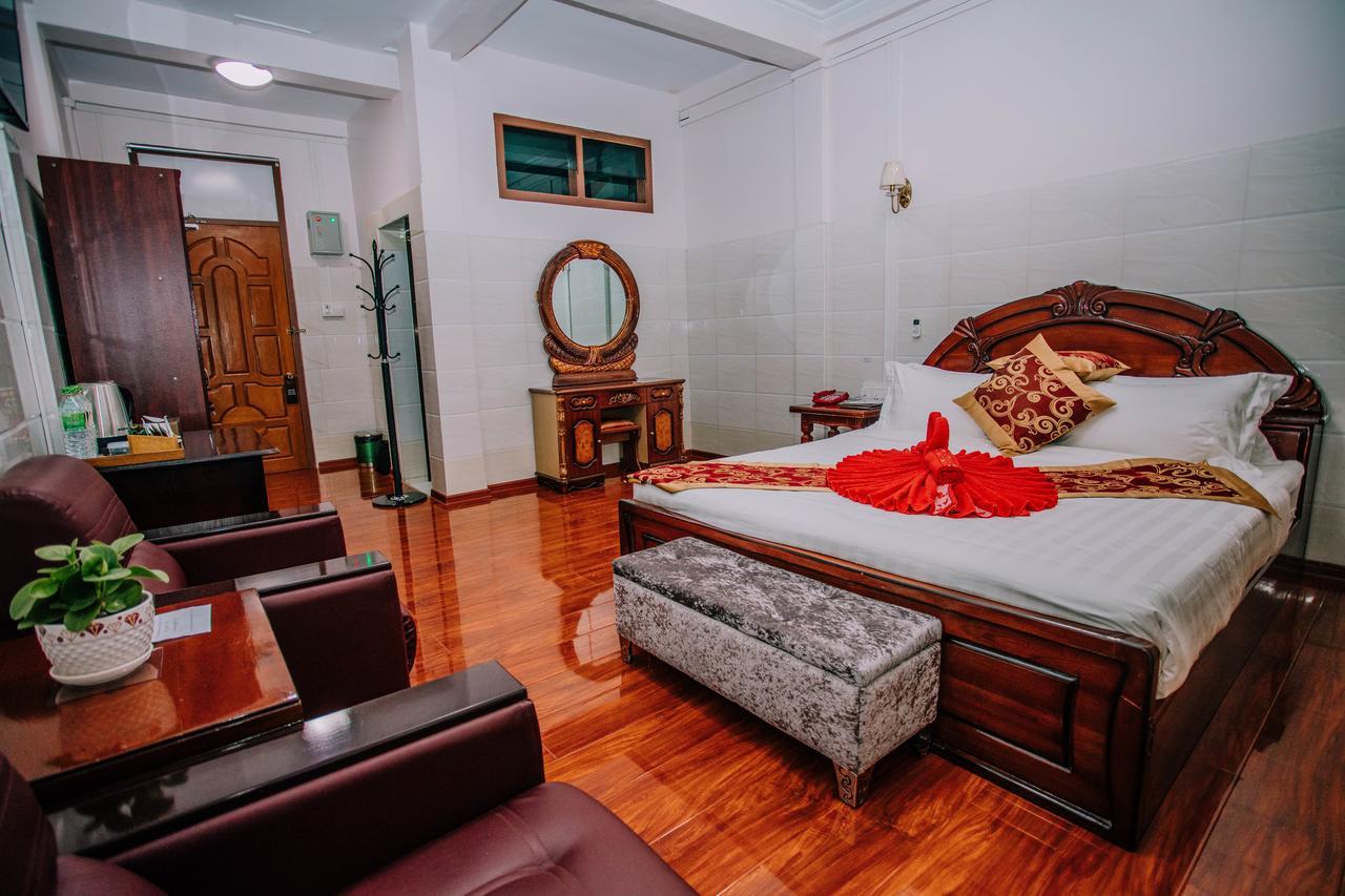 Amber Palace Hotel Myitkyina Bagian luar foto